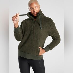Athleta Talus Sherpa Quarter Zip Fleece Pullover M Olive Green Cozy Soft